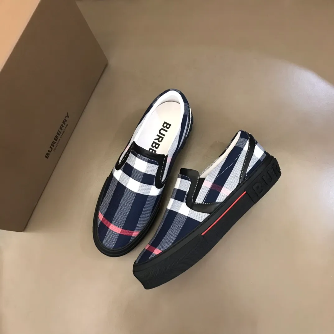 p360 "Burberr*" men's classic low-top sneakers are reinterpreted in Vintage checkered cotton material and decorated with a new brand logo. First-layer sheepskin lining, embossed Burberry logo on the heel, and original TPU outsole! Size: 38-44